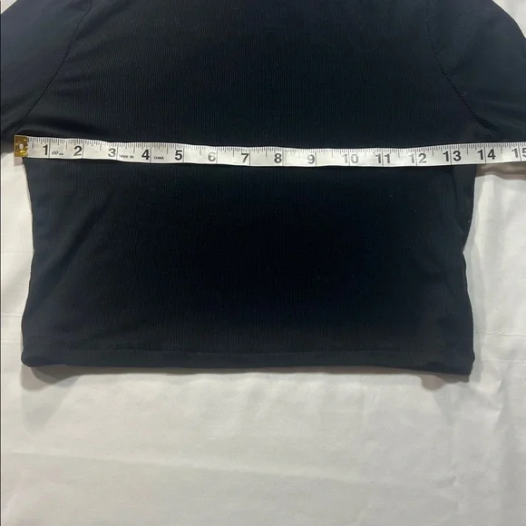 Sundays Best Aritzia cropped turtleneck size S - Picture 2 of 7